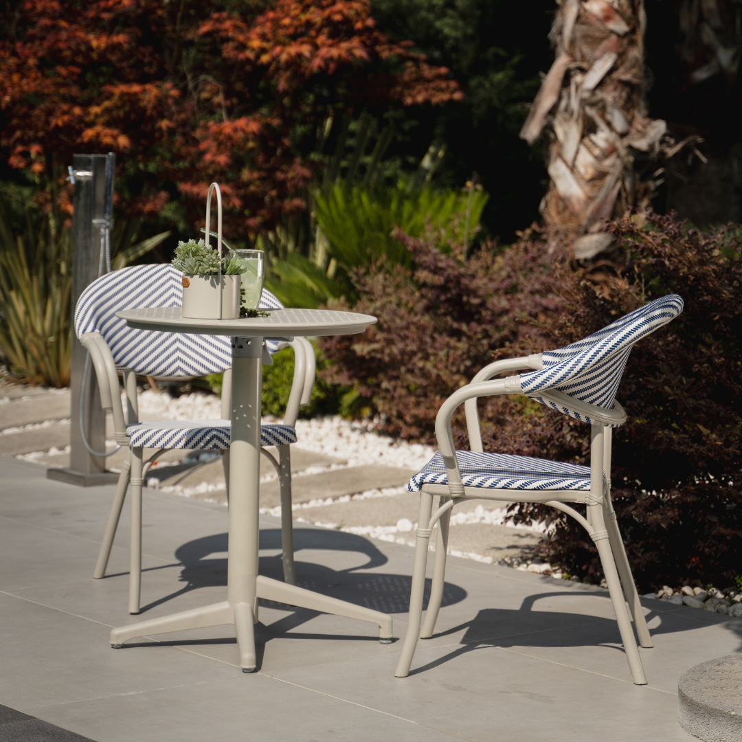 Tilia 2 Kişilik Polipropilen Bahçe, Balkon, Dış Mekan Masa Takımı (Moon Katlanır Masa Ø60 cm + Flash-N Sandalye)