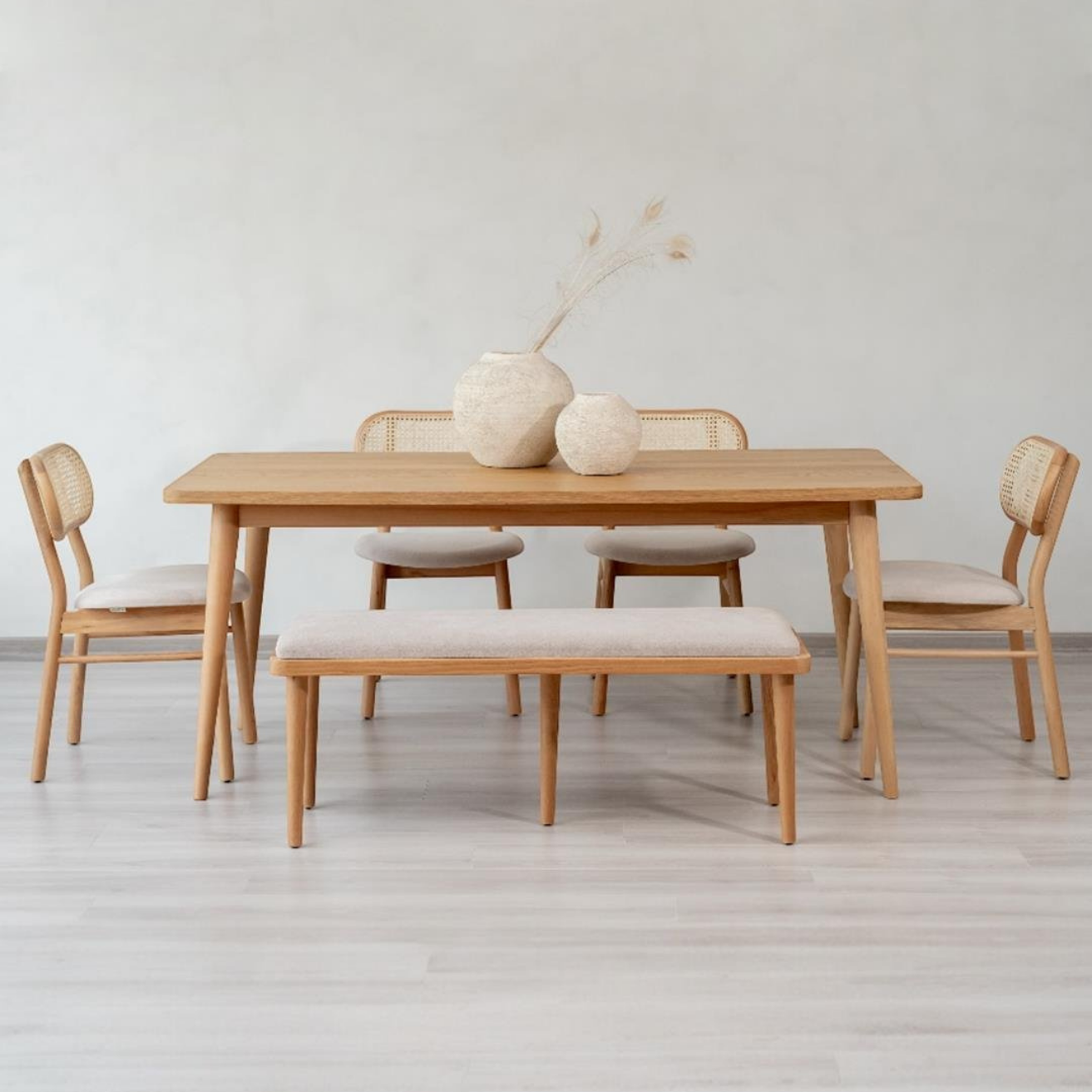 Kastra 4 Kişilik Masa Takımı (Latina Masa + 4 Atra Sandalye + 1 Chic Bench)
